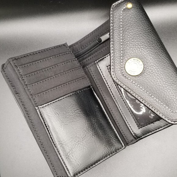 Nine & Co. - Snap Wallet - NWOT - Picture 5 of 8